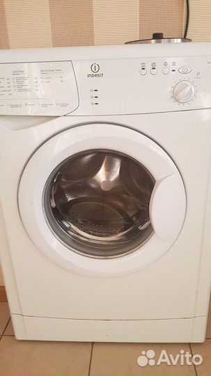 Стиральная машина на запчасти indesit узкая