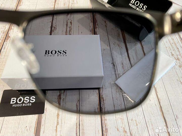 Солнцезащитные очки мужские hugo boss