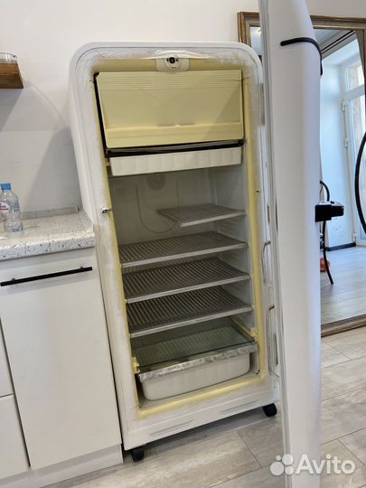 Холодильник ЗИЛ ретро
