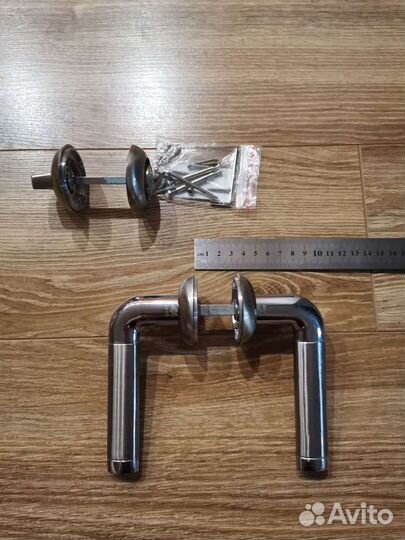 Ручка и завертка для двери