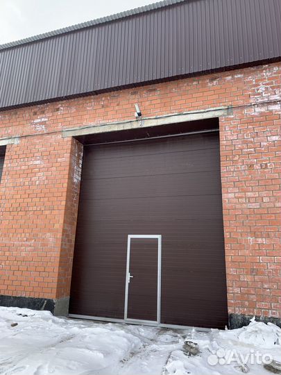 Секционные ворота