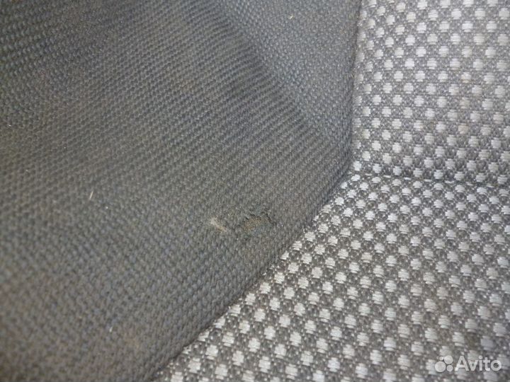 Нижняя обшивка переднего правого сиденья Astra H