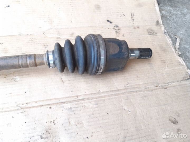 Привод передний левый Митсубиси Ланцер 7 CB 92-00