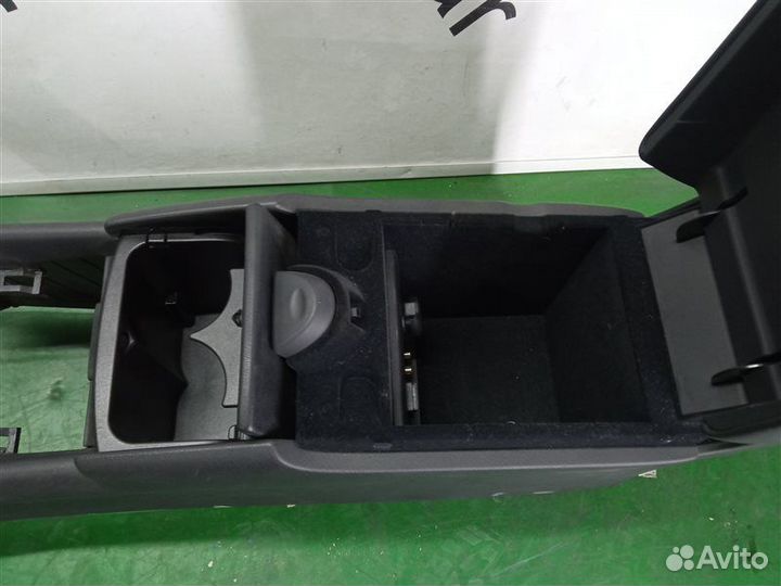 Подлокотник Infiniti Ex J50