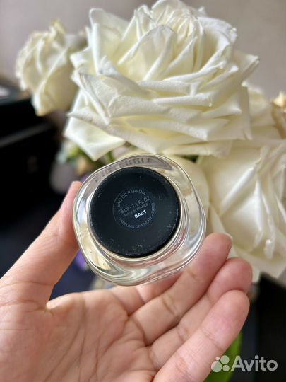 Пустой флакон от духов Givenchy LInterdit желтый