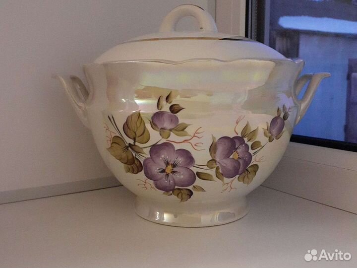 Фарфоровая супница