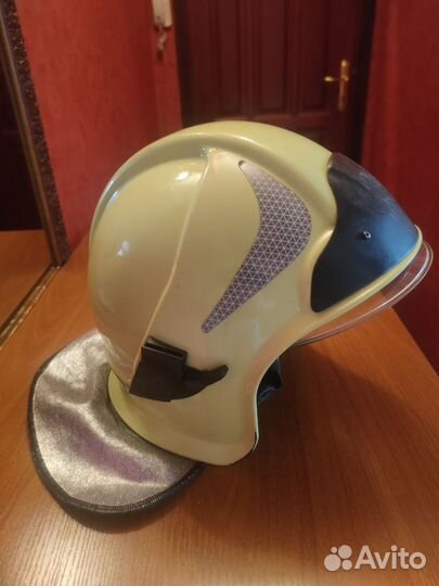 Каска пожарного