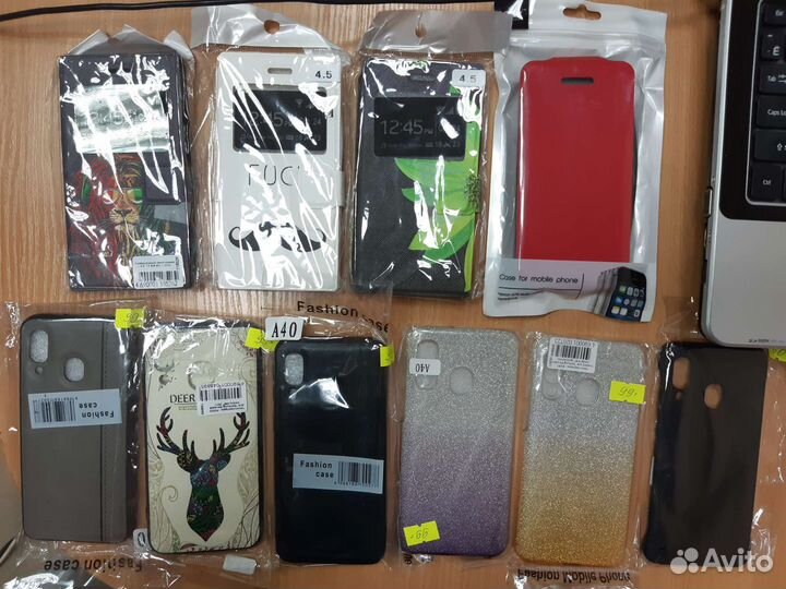 Чехлы для Samsung Galaxy A40 и универсальные