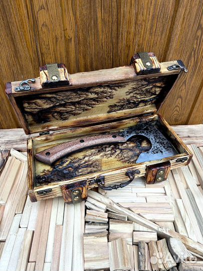 Топор скиф кованый в футляре