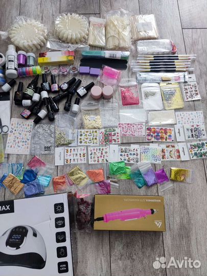 Маникюрный набор с лампой и машинкой