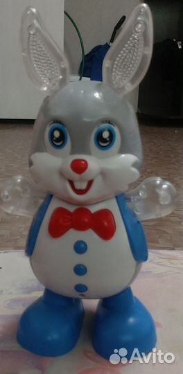 Зайка ходит светится