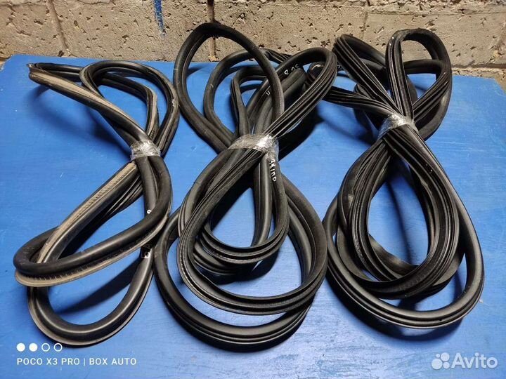 Уплотнительные резинки дверей Пежо 308