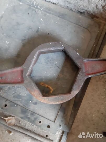 Ключ ступичный