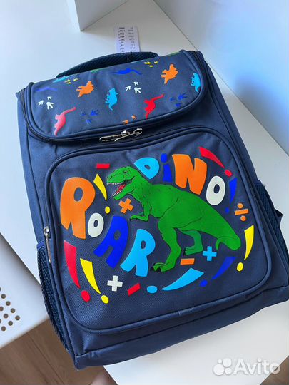 Новый школьный ранец (рюкзак)