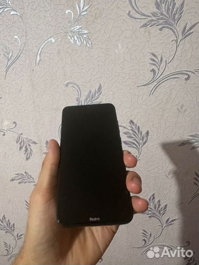 Xiaomi Redmi 8, 3/32 ГБ