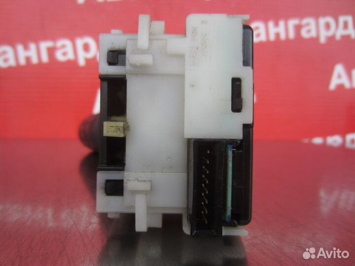 Подрулевой переключатель поворотов Infiniti Fx35