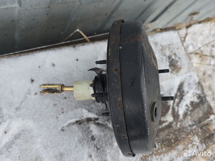 Вакуумный усилитель тормозов Volkswagen