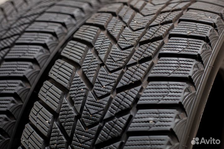 Nexen Winguard Ice Plus 215/60 R17 96T