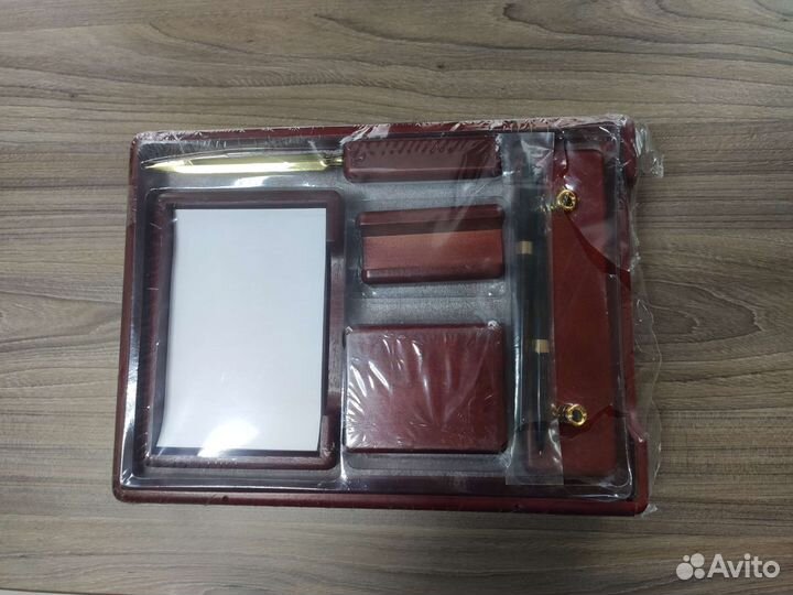 Настольный набор руководителя Delucci