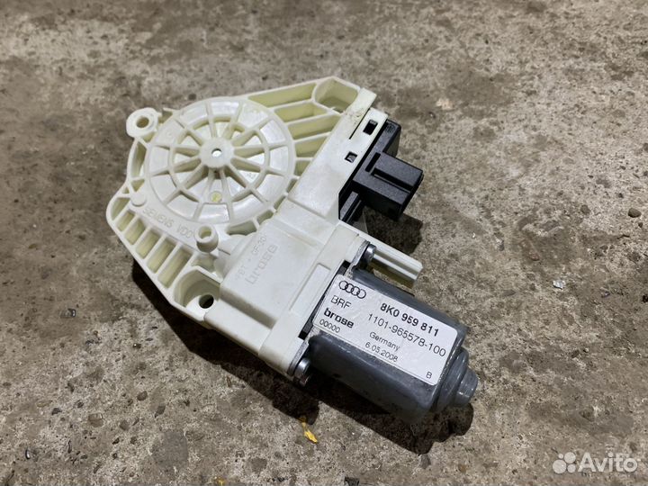 Стеклоподъемник задний audi a4 b8