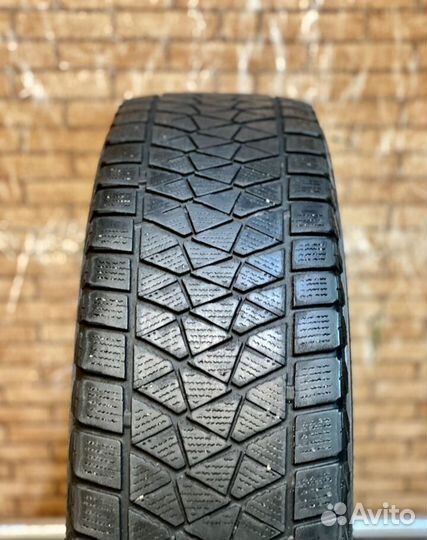 Bridgestone Blizzak DM-V2 215/70 R16