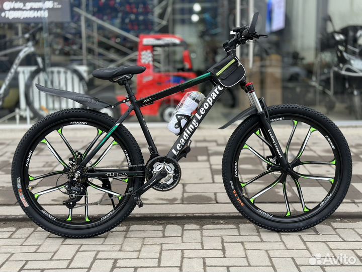 Велосипед спортивный на литых дисках 26 размер