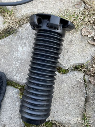 Комплект пыльников на передние амортизаторы