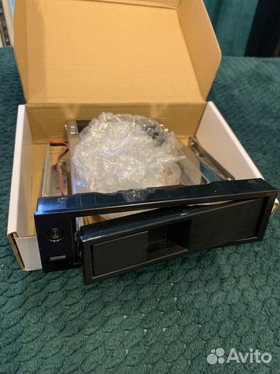 SATA салазки для жесткого диска