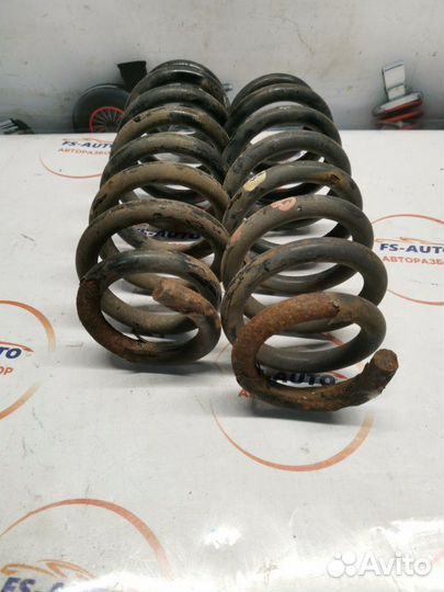 Пружина подвески задняя Suzuki Grand Vitara 2 2.0