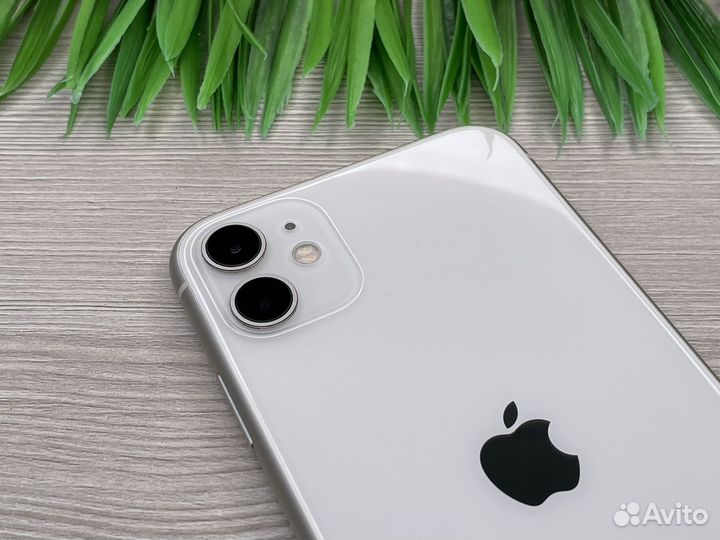 iPhone 11 64GB White