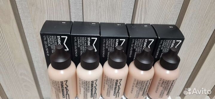 Тональный крем Mac много оттенков