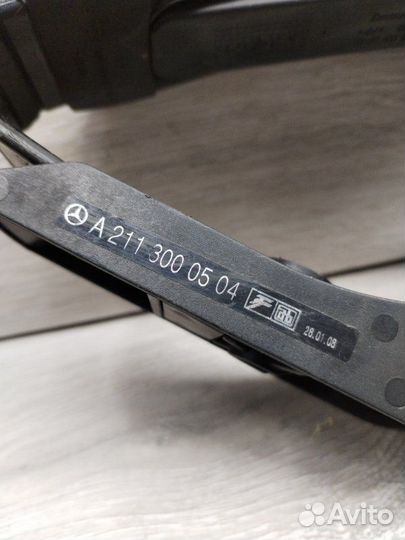 Педаль газа Mercedes E-Class W211 OM642 2008