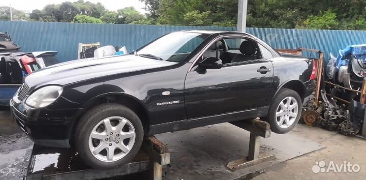 Насос отопителя на Mercedes-Benz Slk-Class R170.44