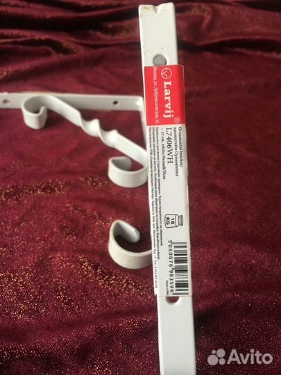 Кронштейн для полок