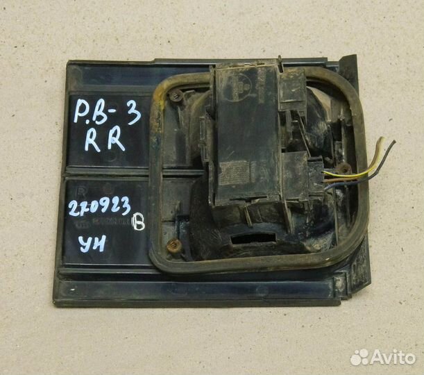 Фонарь багажника правый VW Passat B3 универсал