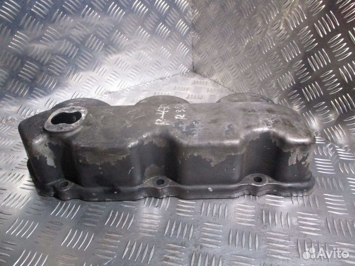 Клапанная крышка renault 5010284391