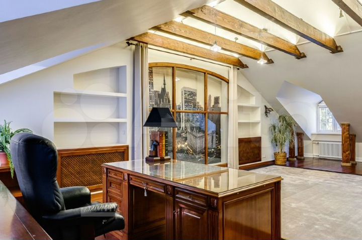 Дом 550 м² на участке 15 сот.