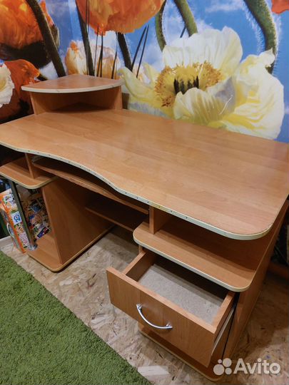 Компьютерный столик бу