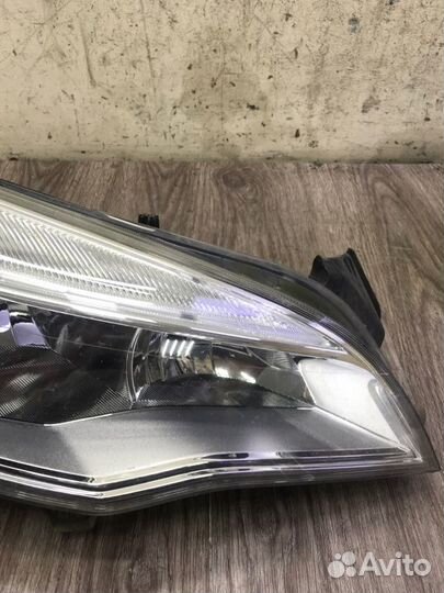 Фара передняя правая Opel Astra J хетчбэк 5-ти дв