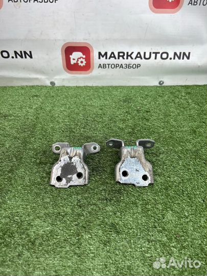 Петли двери передние правые Suzuki Sx4 1 1.6 M16A