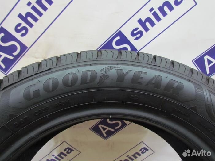 Goodyear EfficientGrip Cargo 2 215/60 R17C 102M