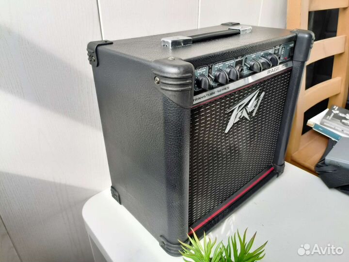 Гитарный комбоусилитель Peavey Rage 158