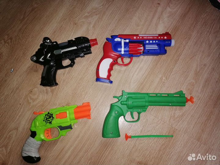Пистолеты игрушечные (разные)