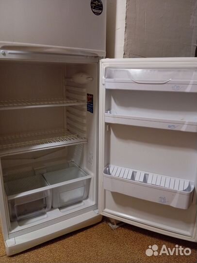 Холодильник Indesit