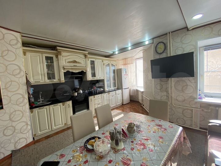 3-к. квартира, 147 м², 6/9 эт.