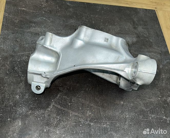 Поворотный кулак передний левый BMW g20