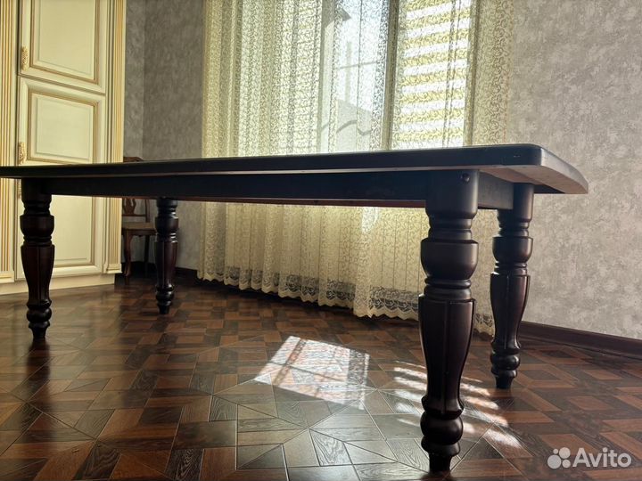 Кухонный стол