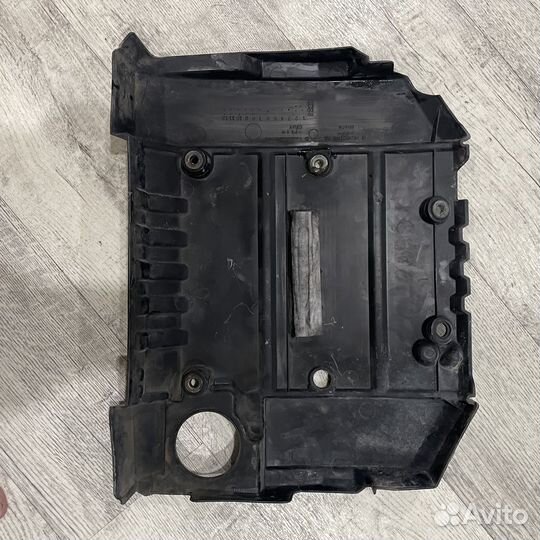 Декоративная крышка двигателя Mitsubishi Galant 8