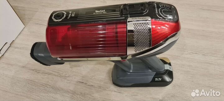 Вертикальный пылесос