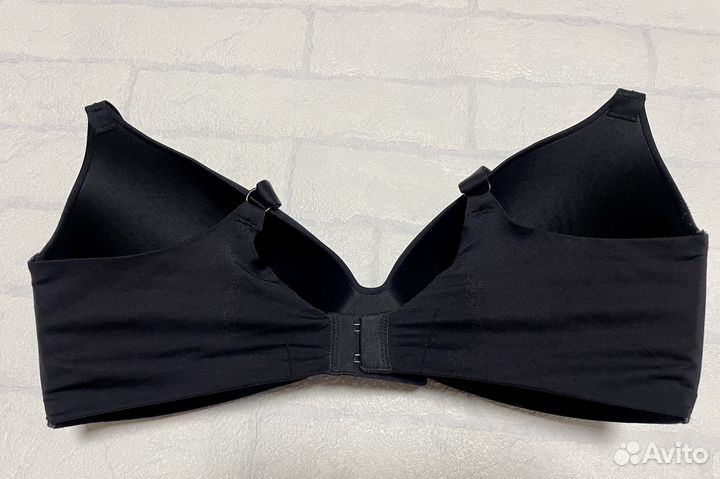 Бюстгальтеры Uniqlo